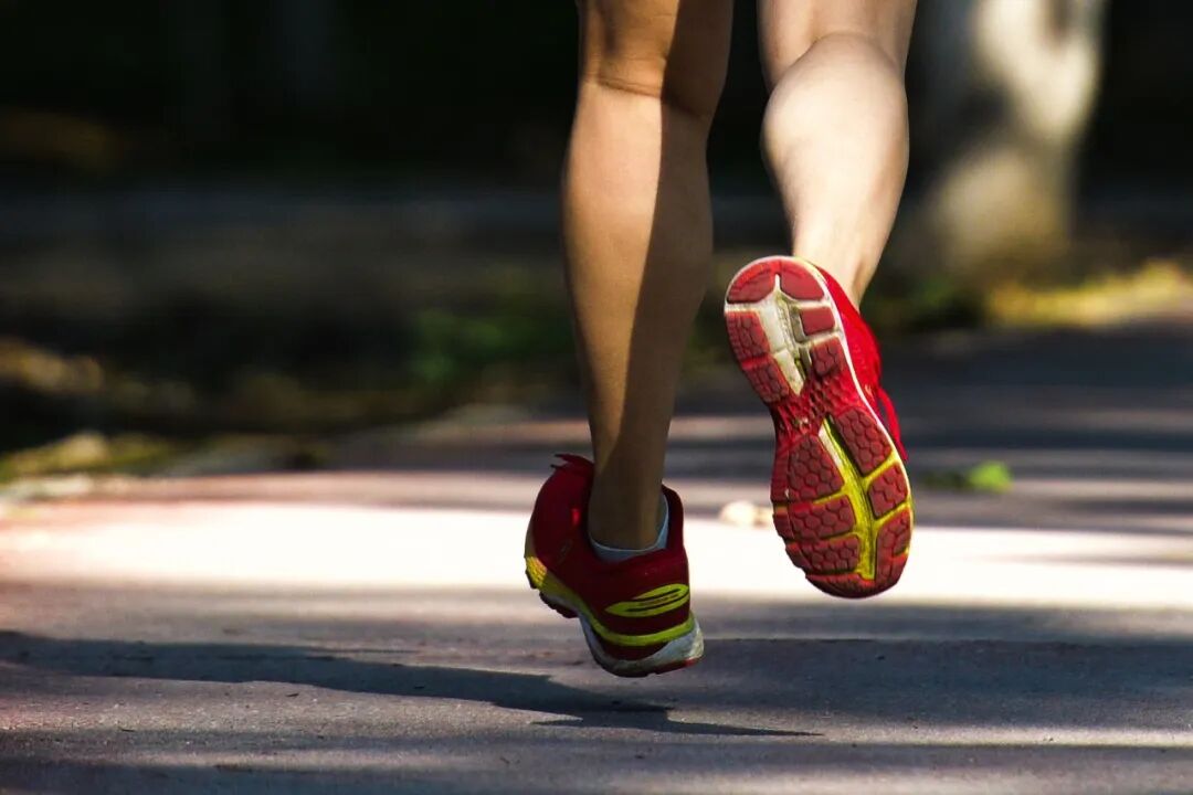身体不舒服问AI？20位专家联合提醒：科学就医做对6件事，避开5个坑